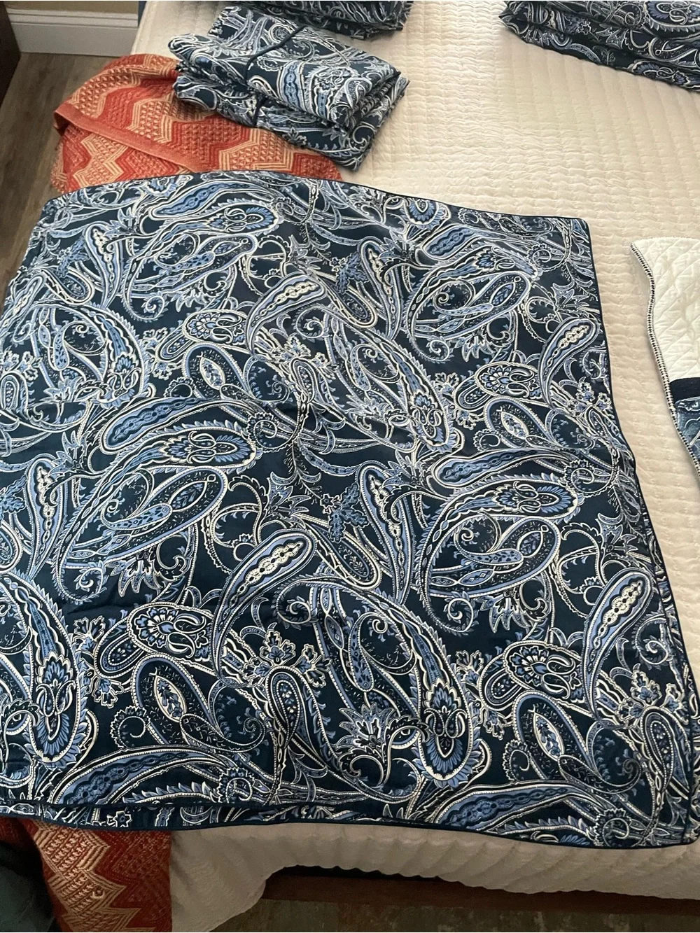 Polo by Ralph Lauren Navy and White Paisley duvet cover& sheet set